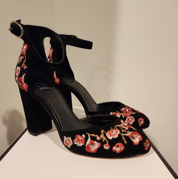 White House Black Market Shoes White House Black Market Stunning